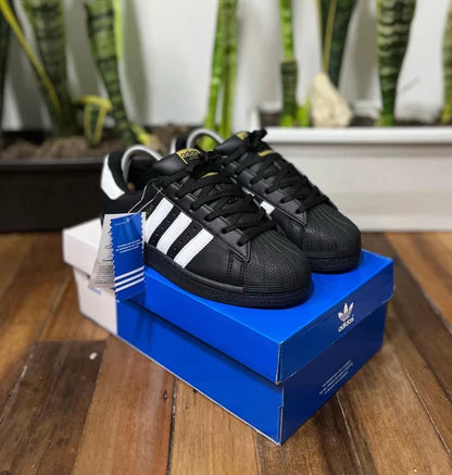 adidas Superstar